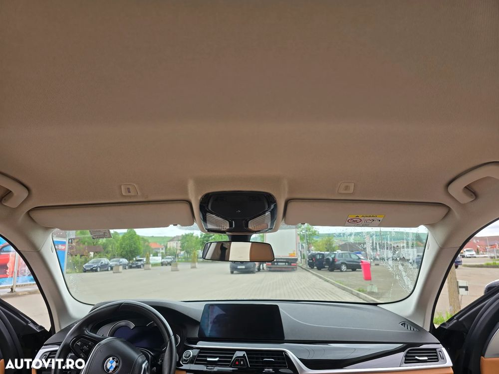 BMW Seria 5 530i Aut. Sport Line - 14