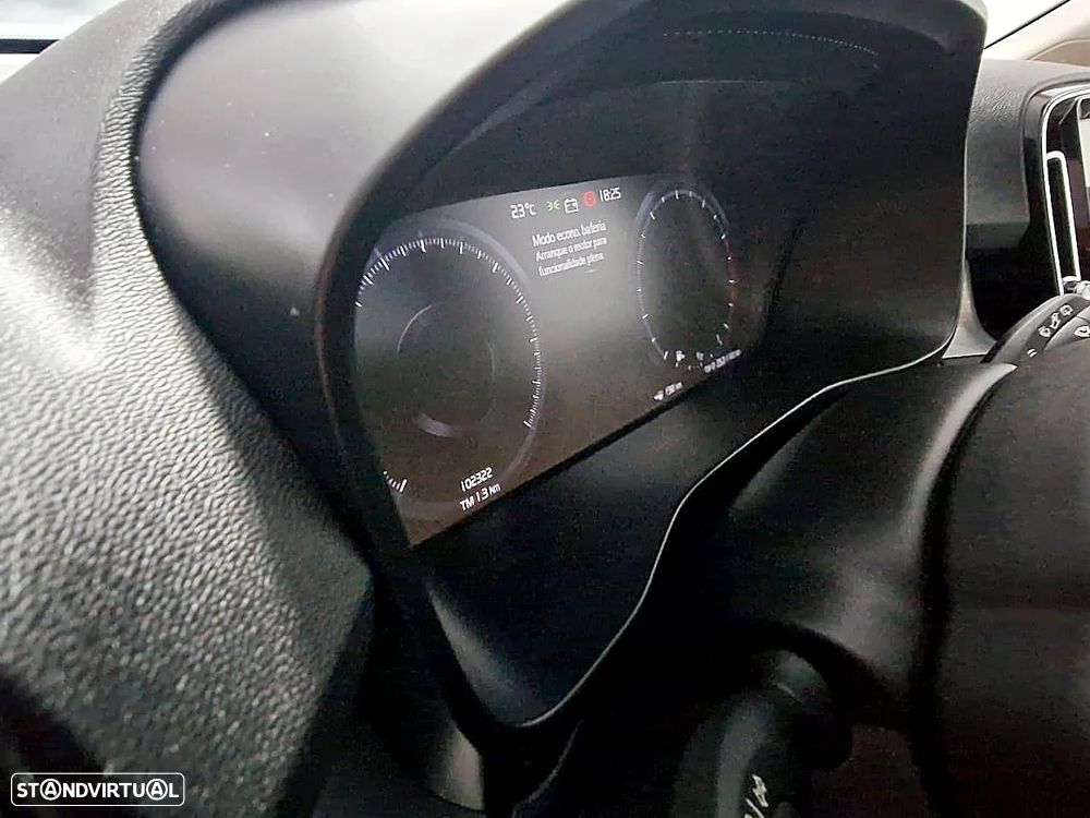 Volvo XC 40 1.5 T2 Momentum Plus Geartronic - 21