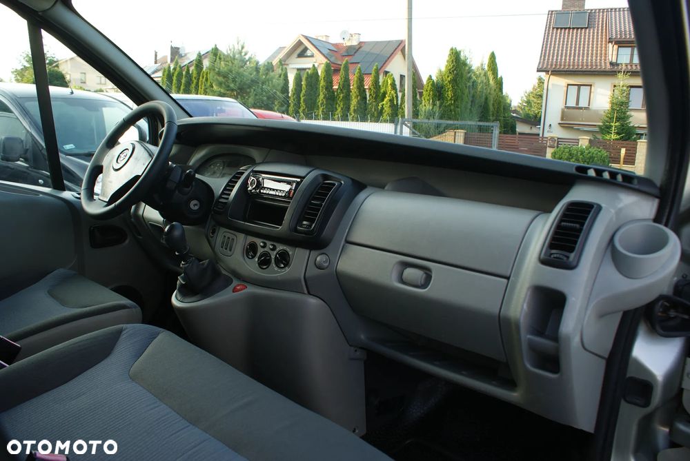 Opel Vivaro - 8