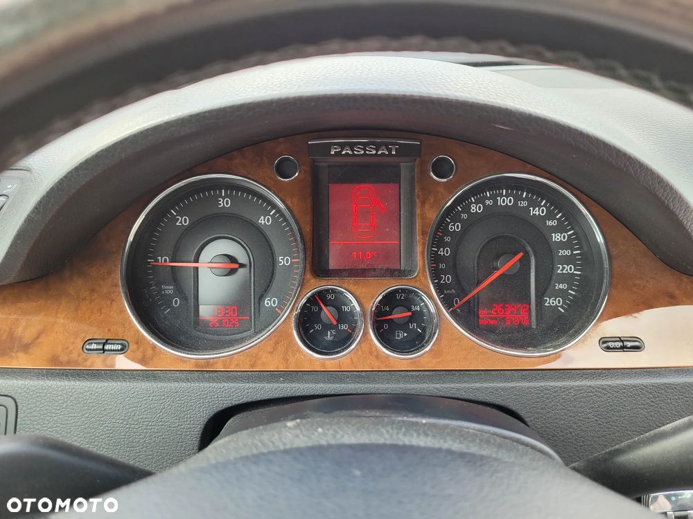 Volkswagen Passat 2.0 TDI DPF Highline - 15