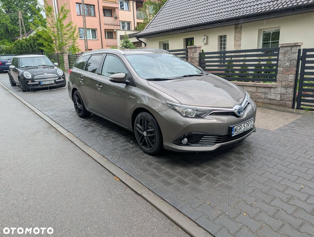 Toyota Auris - 1