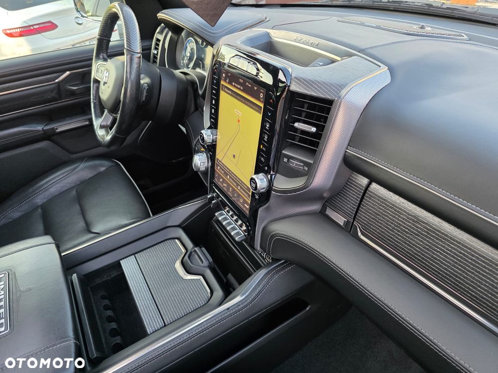 RAM 1500 Crew Cab Shortbed Limited - 18
