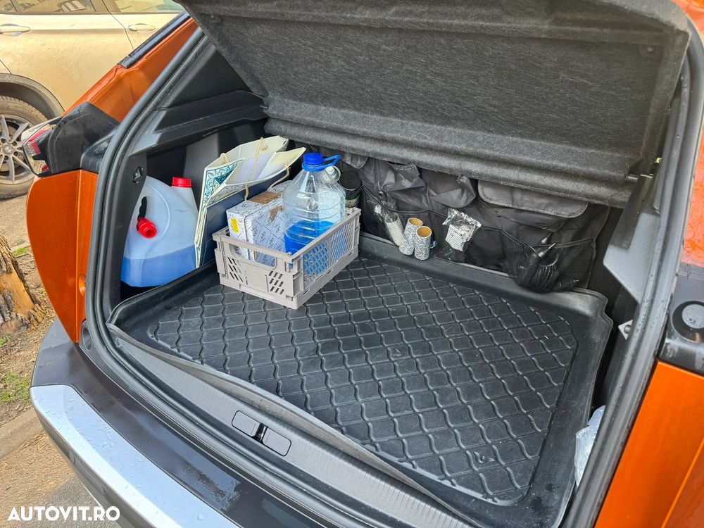 Peugeot 2008 1.2 L PureTech STT EAT8 Allure - 19