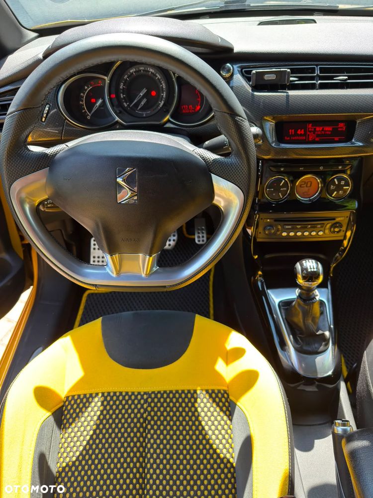 Citroën DS3 1.6 HDi SportChic - 4