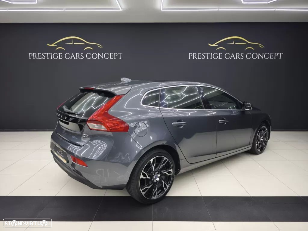 Volvo V40 1.6 D2 Momentum Eco - 3