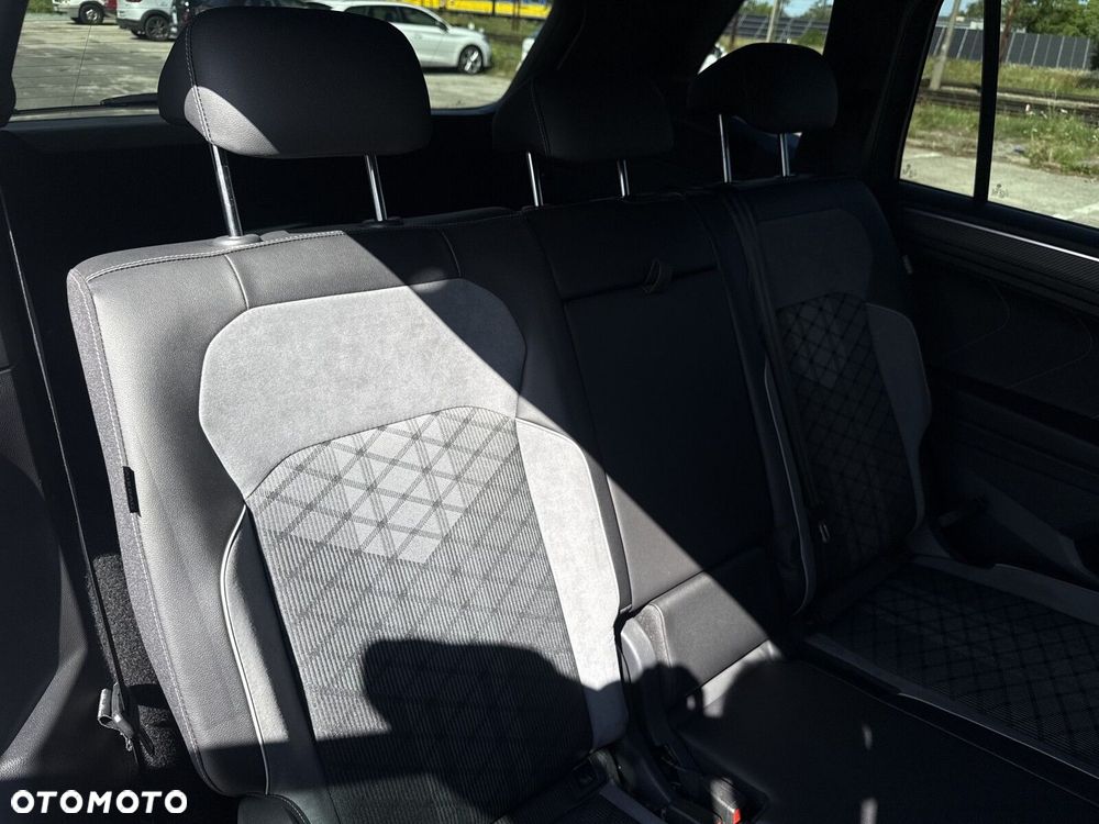 Volkswagen Tiguan Allspace 2.0 TSI 4Mot R-Line DSG - 33