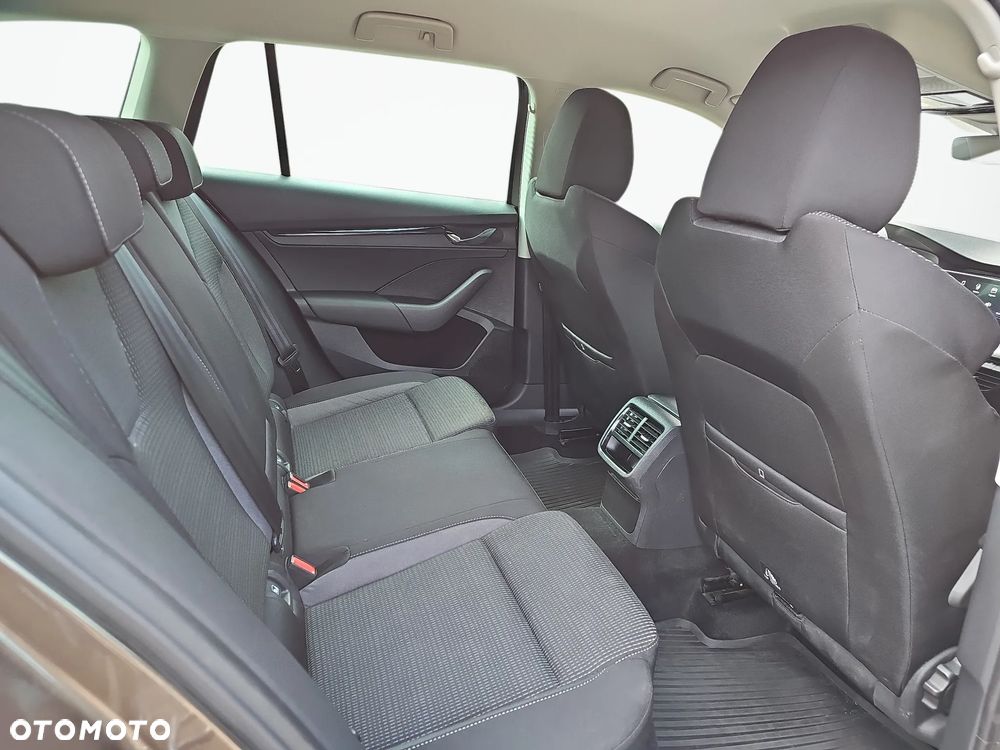 Skoda Octavia 1.5 TSI ACT Ambition - 11