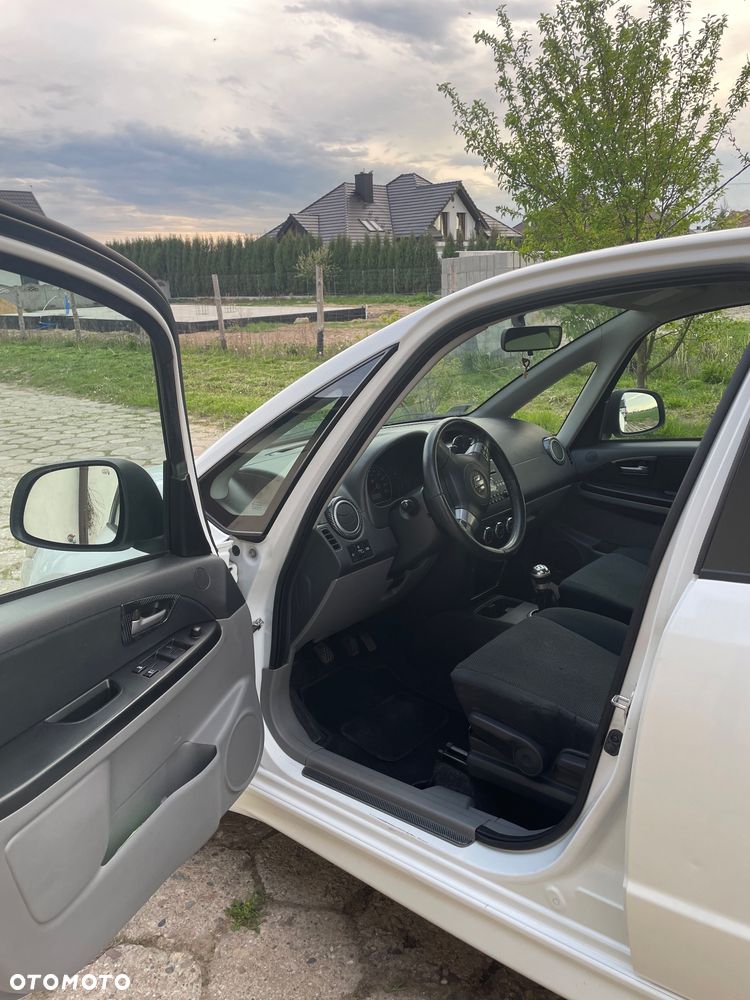 Suzuki SX4 - 8