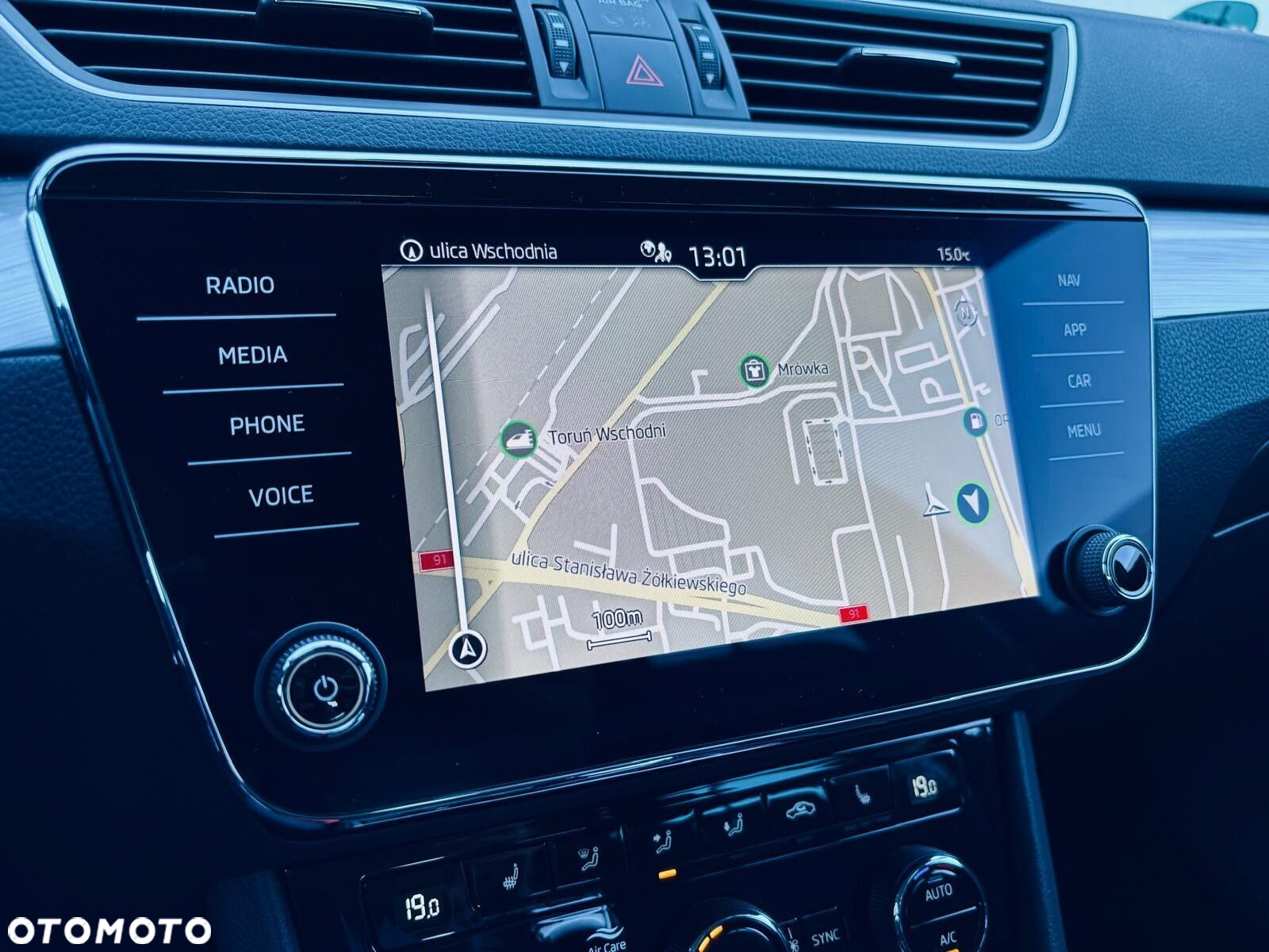 Skoda Superb 1.5 TSI Ambition DSG - 30