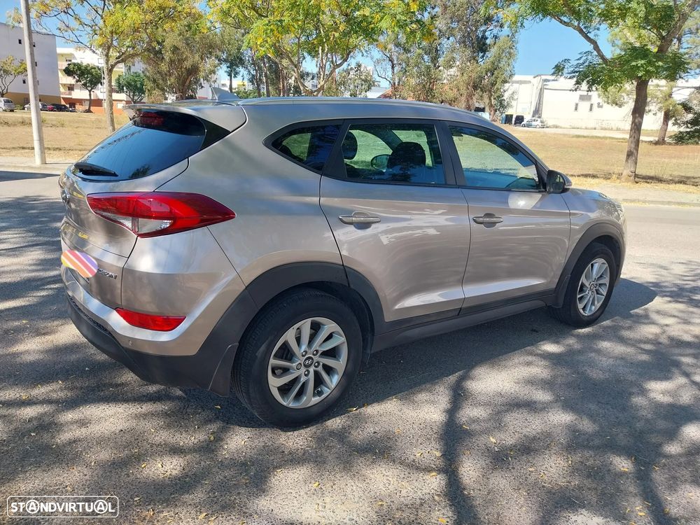 Hyundai Tucson 1.7 CRDi Executive - 19