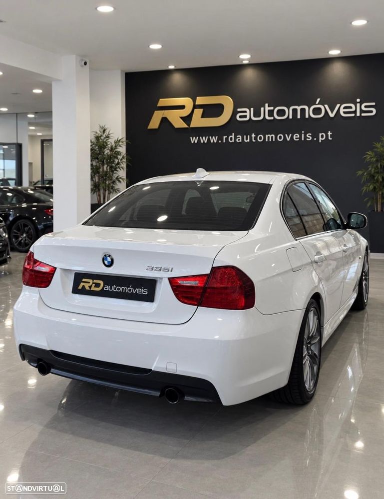 BMW 335 i Pack M - 4