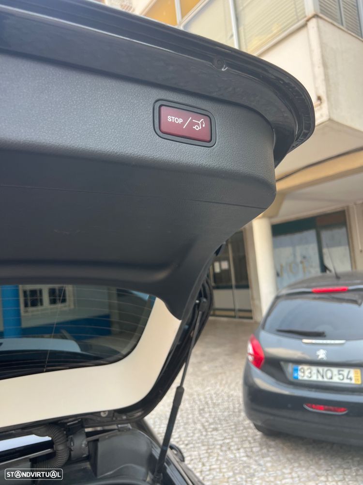 Mercedes-Benz C 300 e T 9G-TRONIC Avantgarde — fotografia 13