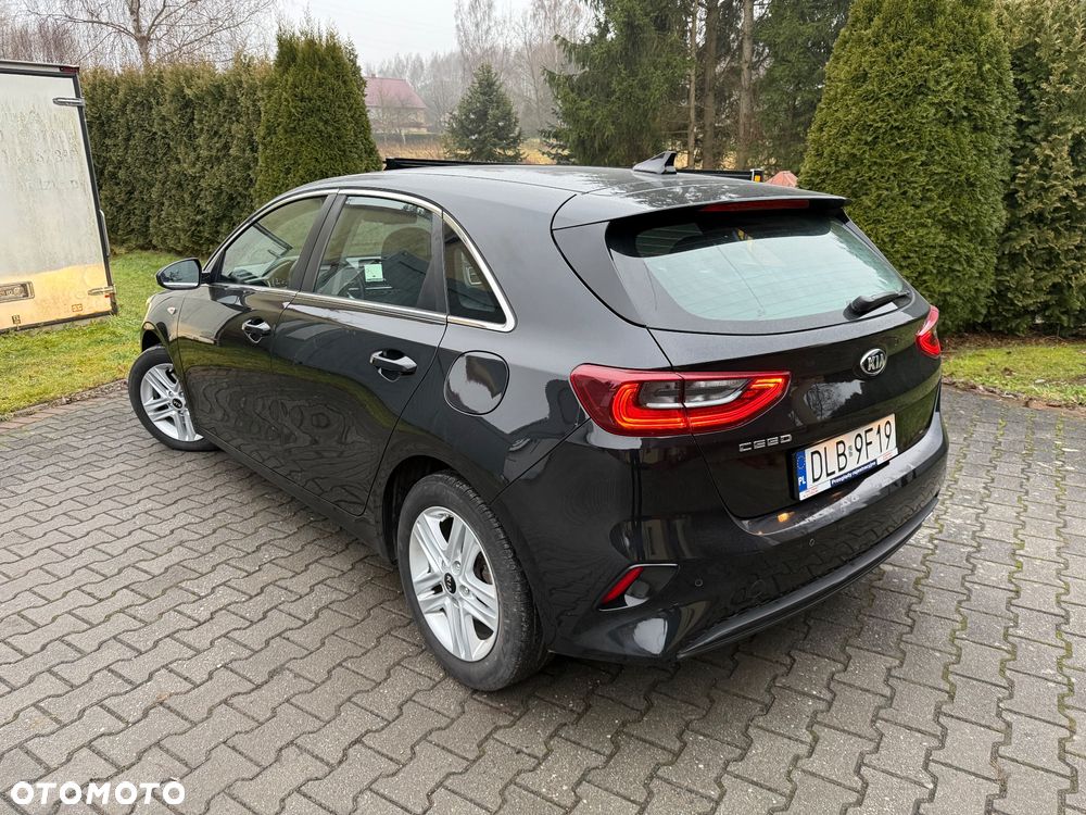 Kia Ceed 1.6 CRDi 136 ISG Spirit - 4