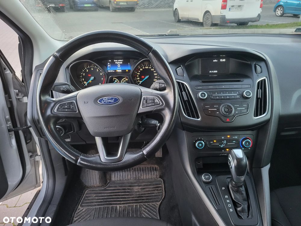 Ford Focus 1.6 Trend PowerShift - 11