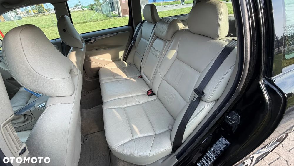 Volvo V70 2.5T Momentum - 37