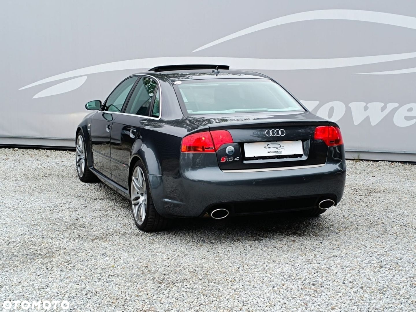 Audi RS4 Limousine Standard - 22