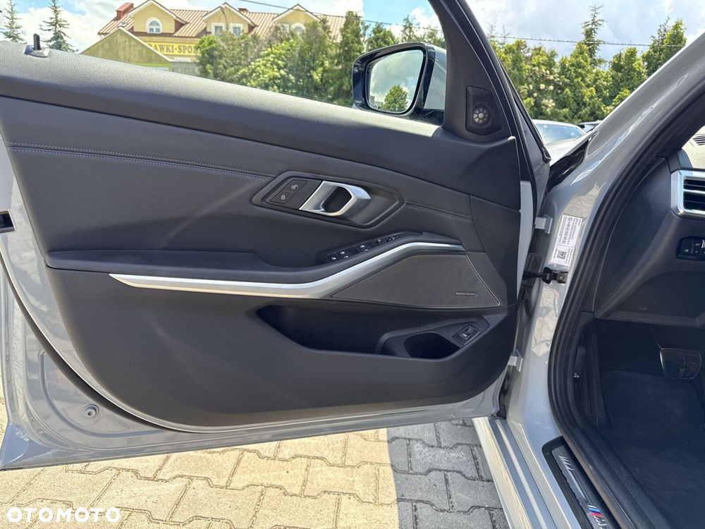 BMW Seria 3 320d xDrive mHEV M Sport - 12