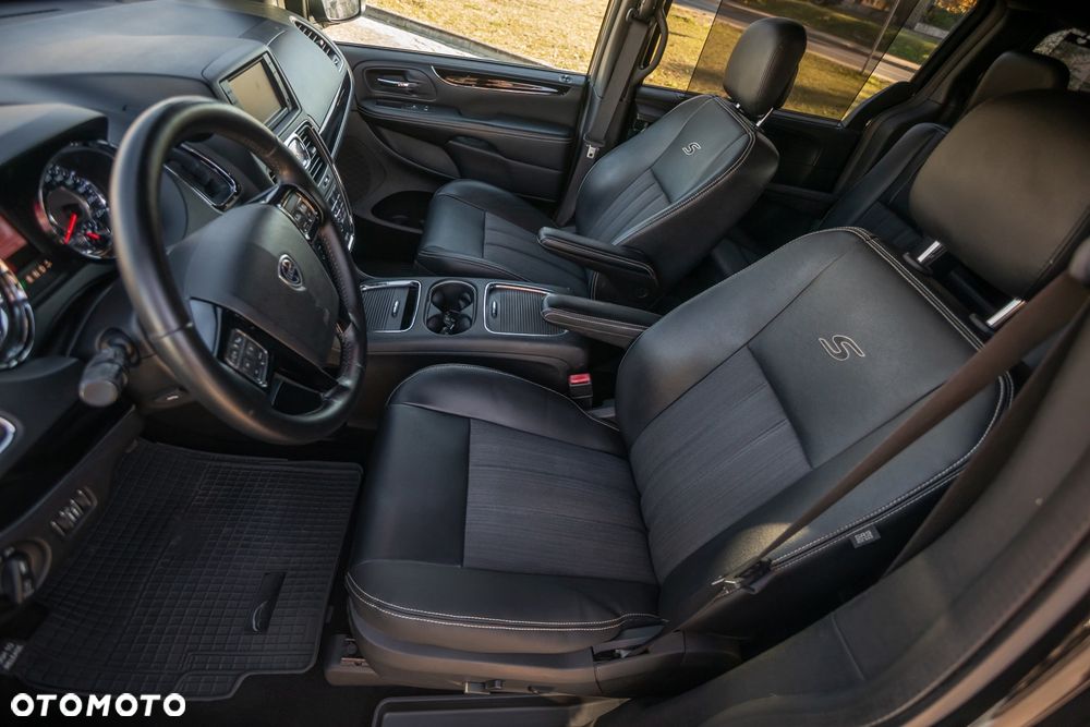 Lancia Voyager 2.8 Multijet 16v Platinum - 16