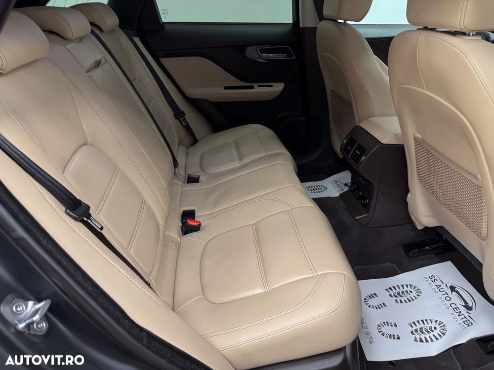 Jaguar F-Pace 25d AWD Prestige - 9