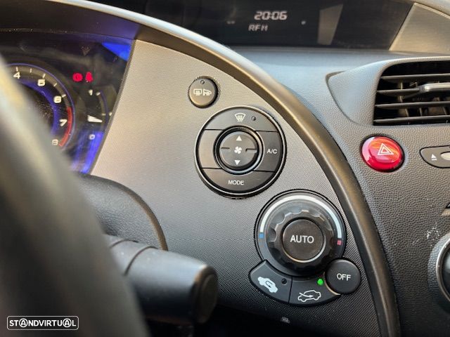 Honda Civic 1.4 i-VTEC Sport Edition - 24