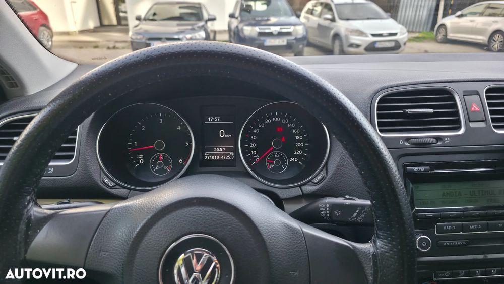 Volkswagen Golf 1.6 TDI DPF Comfortline - 12