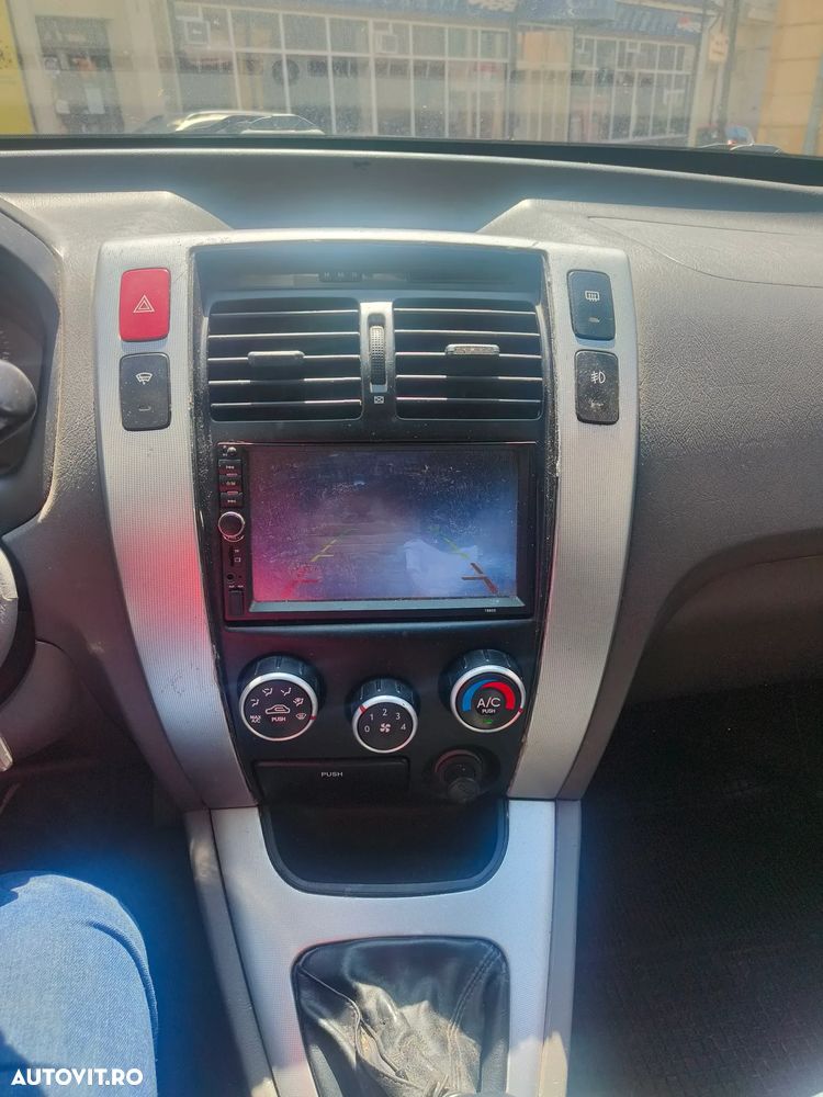 Hyundai Tucson 2.0 DOHC 2WD - 3