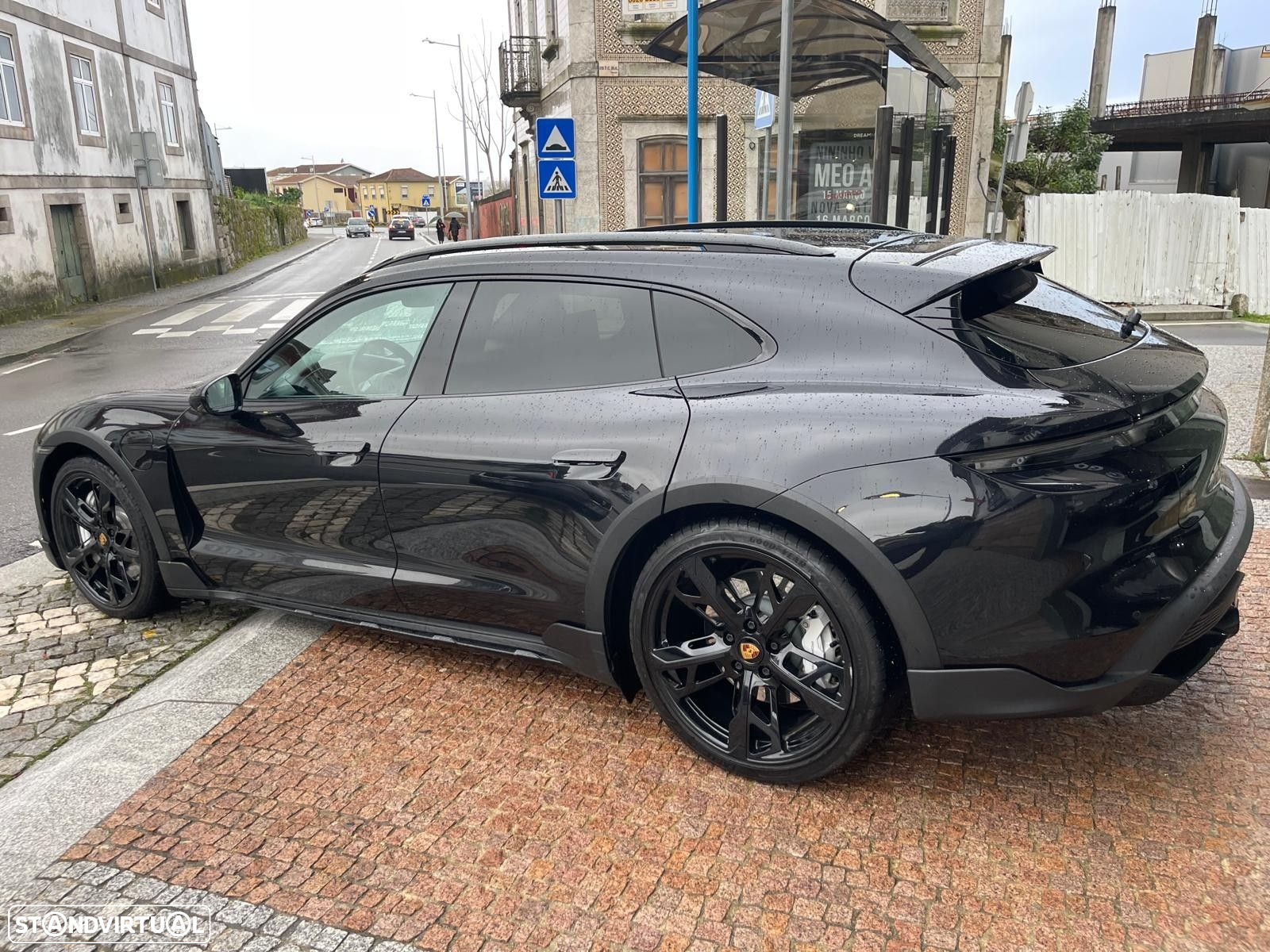 Porsche Taycan Cross Turismo Turbo - 13