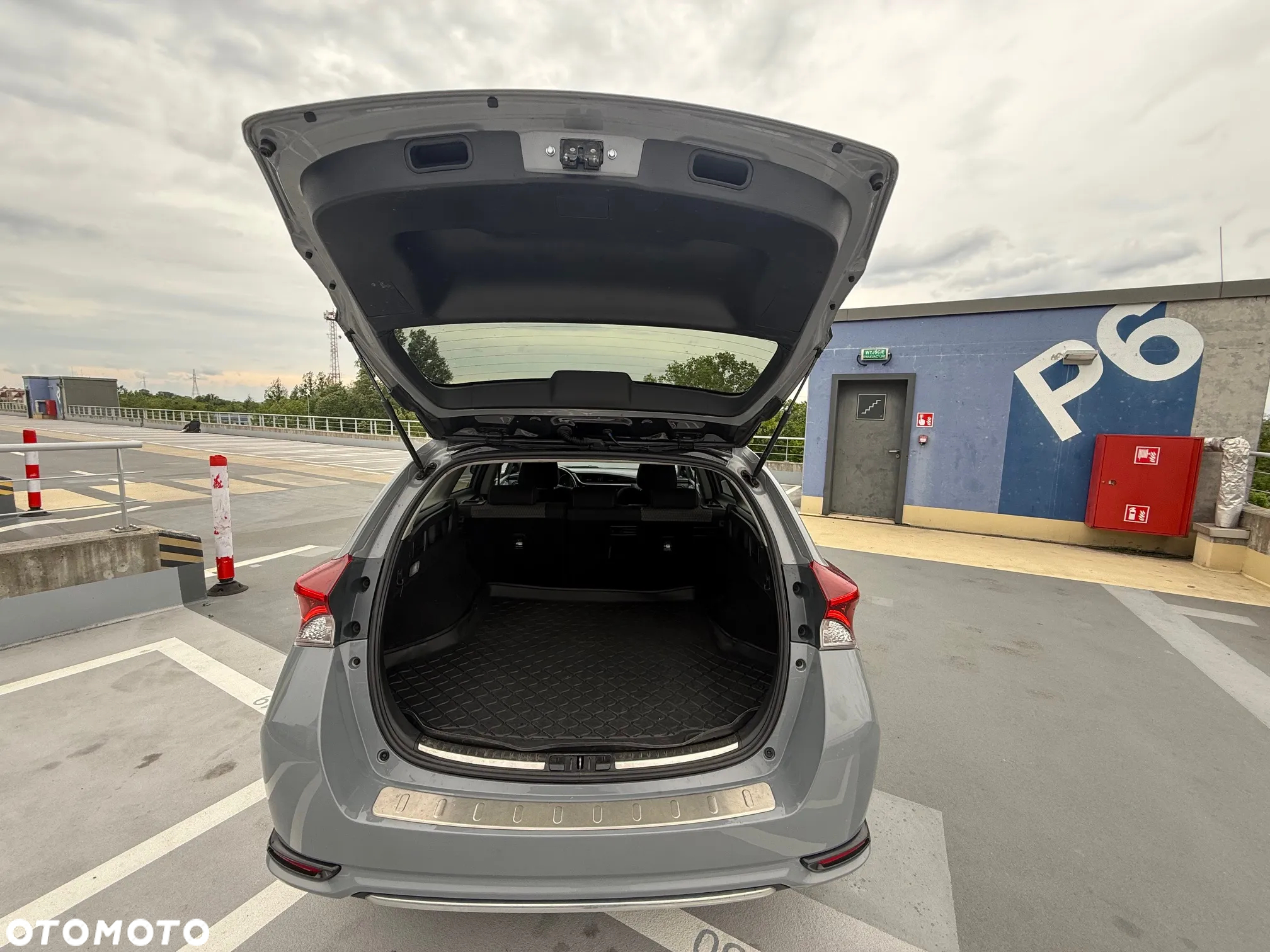 Toyota Auris 1.8 VVT-i Hybrid Automatik Edition-S - 12