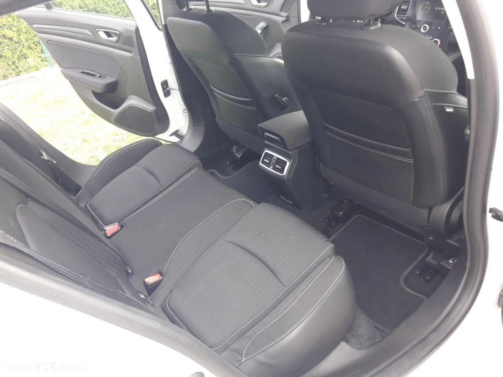 Renault Megane 1.5 Blue dCi Zen - 20