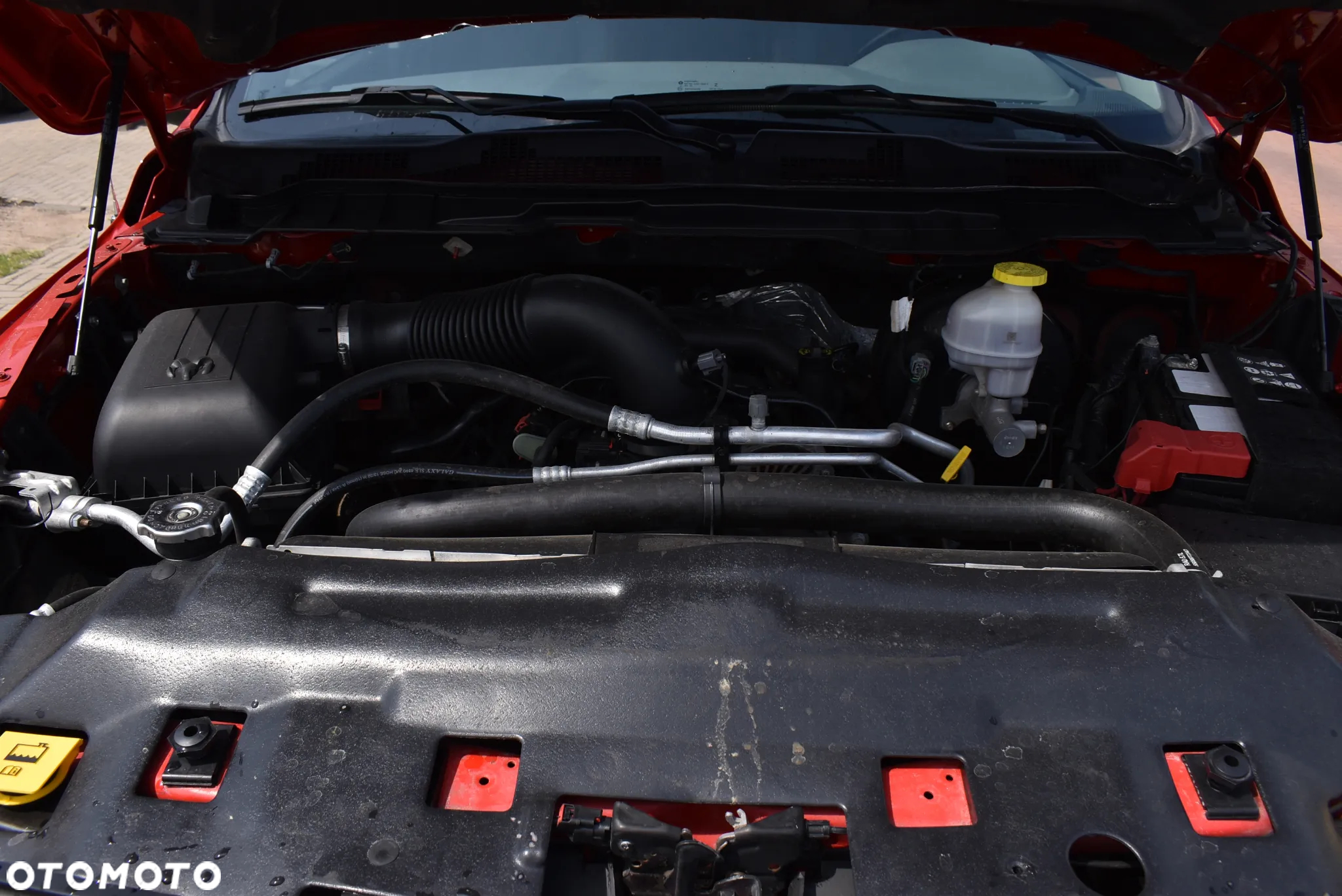 RAM 1500 Crew Cab Sport - 12