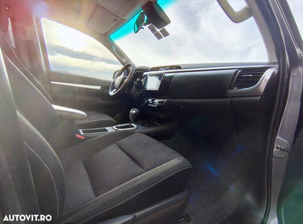 Toyota Hilux 4x4 Double Cab A/T Invincible - 9