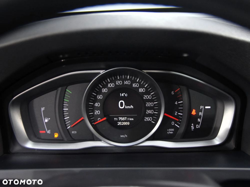 Volvo S60 D4 Drive-E Momentum - 22