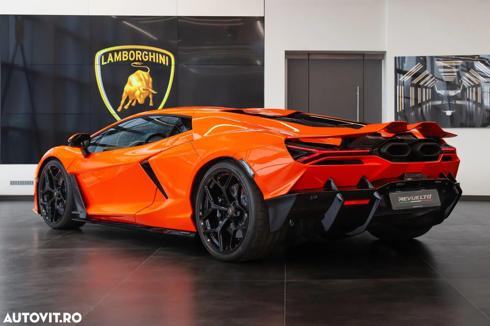 Lamborghini Revuelto - 6