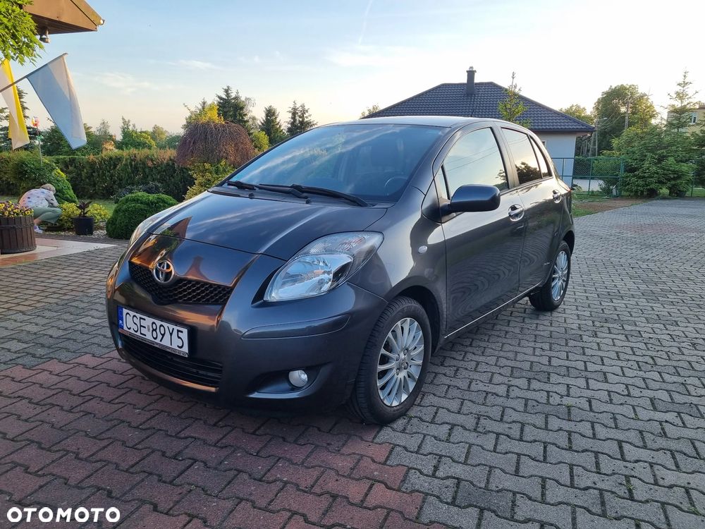 Toyota Yaris - 1