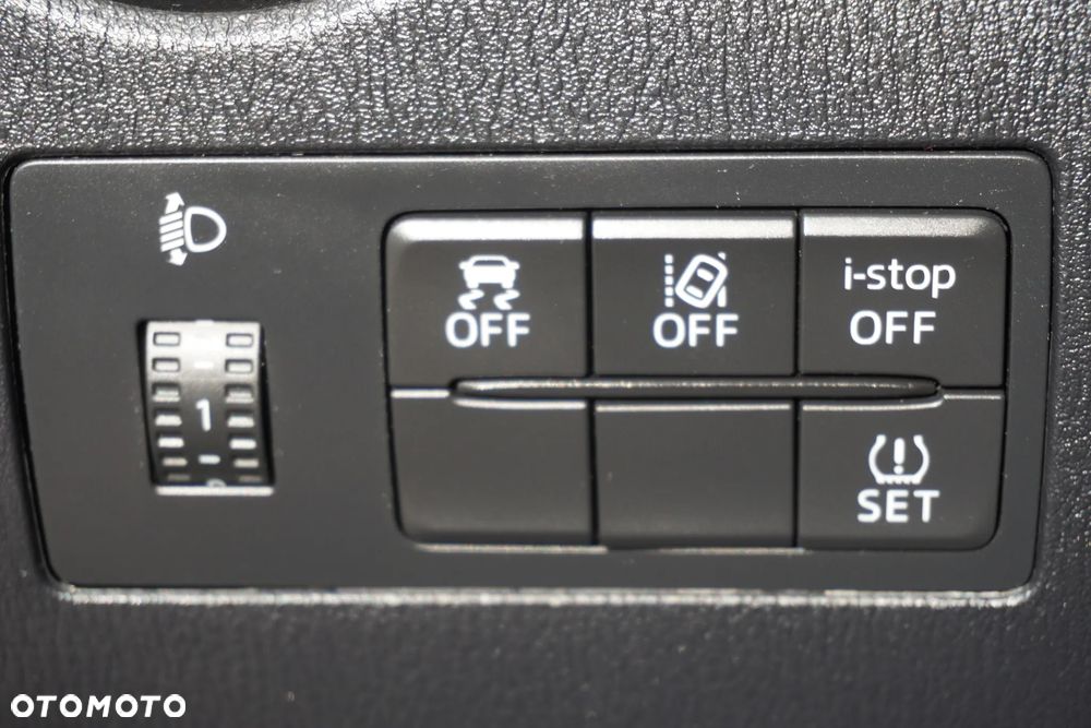 Mazda 2 SKYACTIV-G 90 Homura - 32