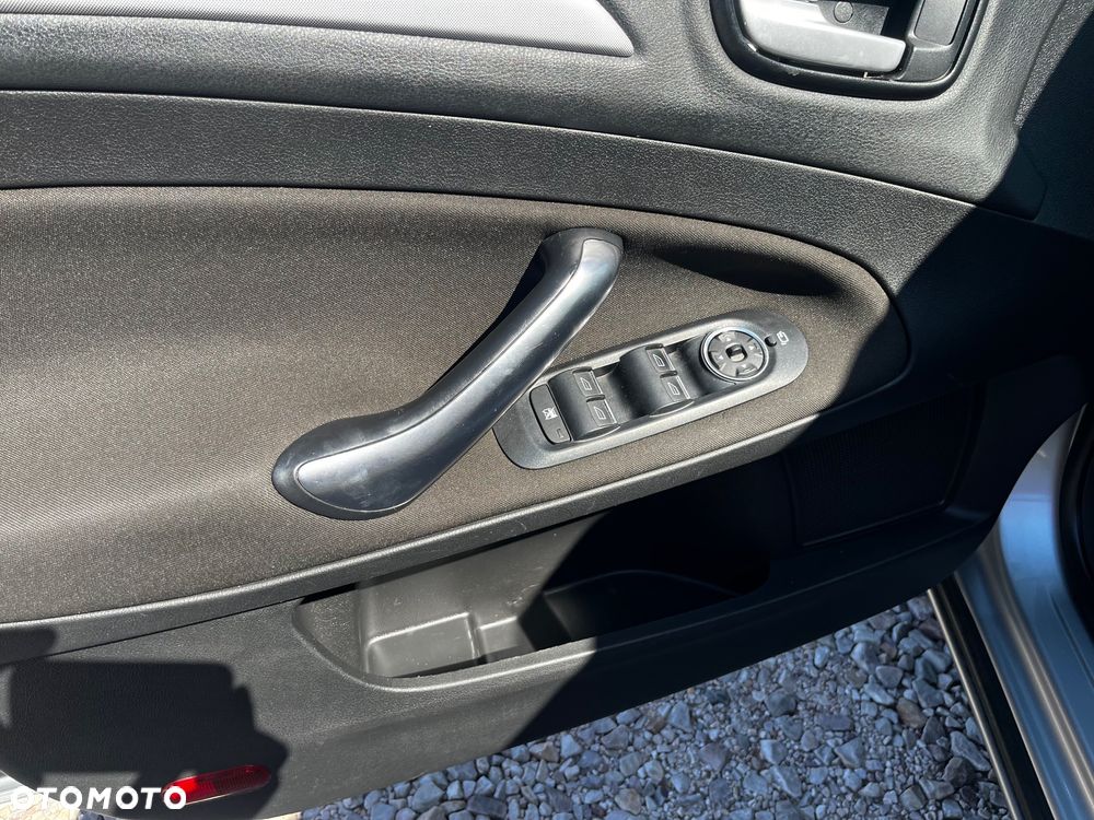 Ford Mondeo 2.0 TDCi Ambiente - 15