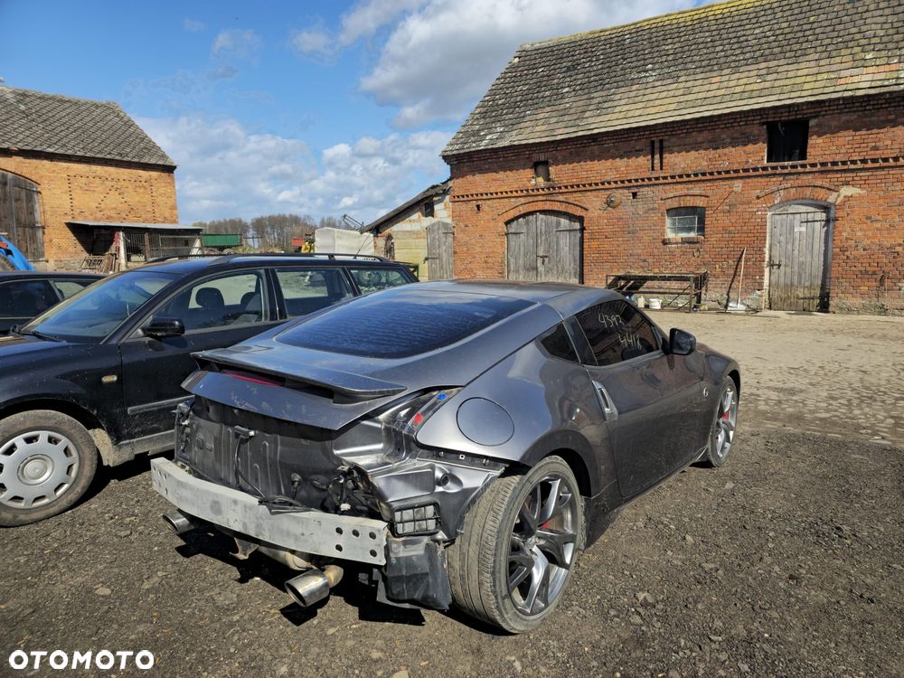 Nissan 370 Z - 18