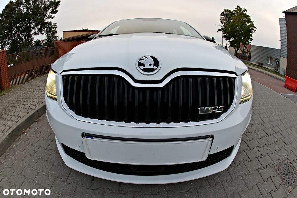 Skoda Octavia 2.0 TDI DSG RS - 13
