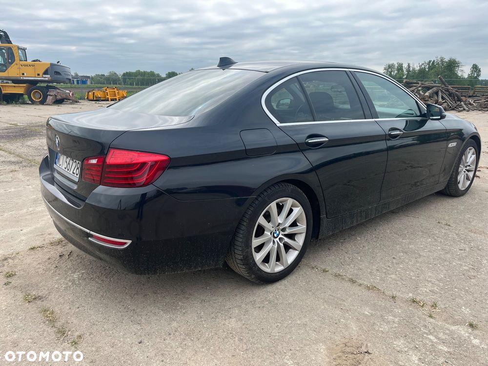BMW Seria 5 530d Sport-Aut Luxury Line - 3