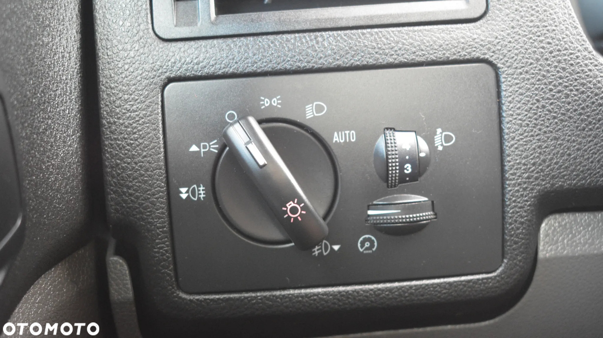 Ford Kuga - 32