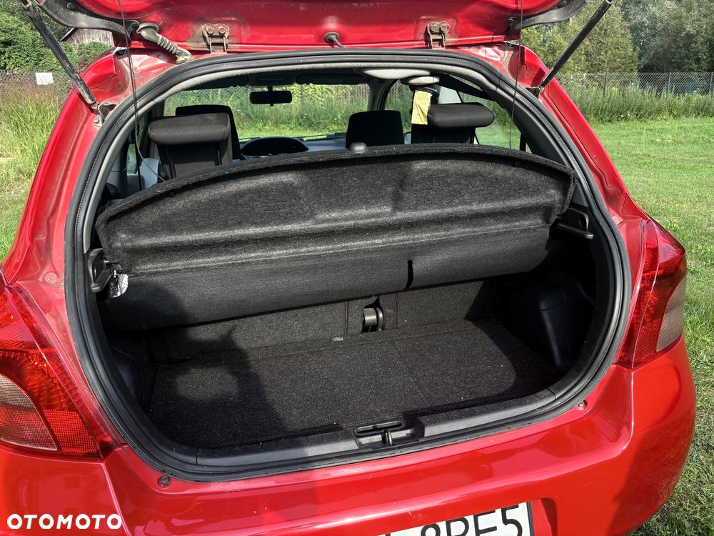 Toyota Yaris 1.0 Luna A/C - 11