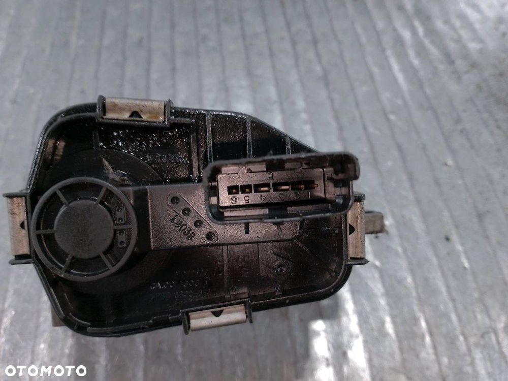PRZEPUSTNICA RENAULT KANGOO I LIFT 8200166869  H8200067219 1.2 16V - 2