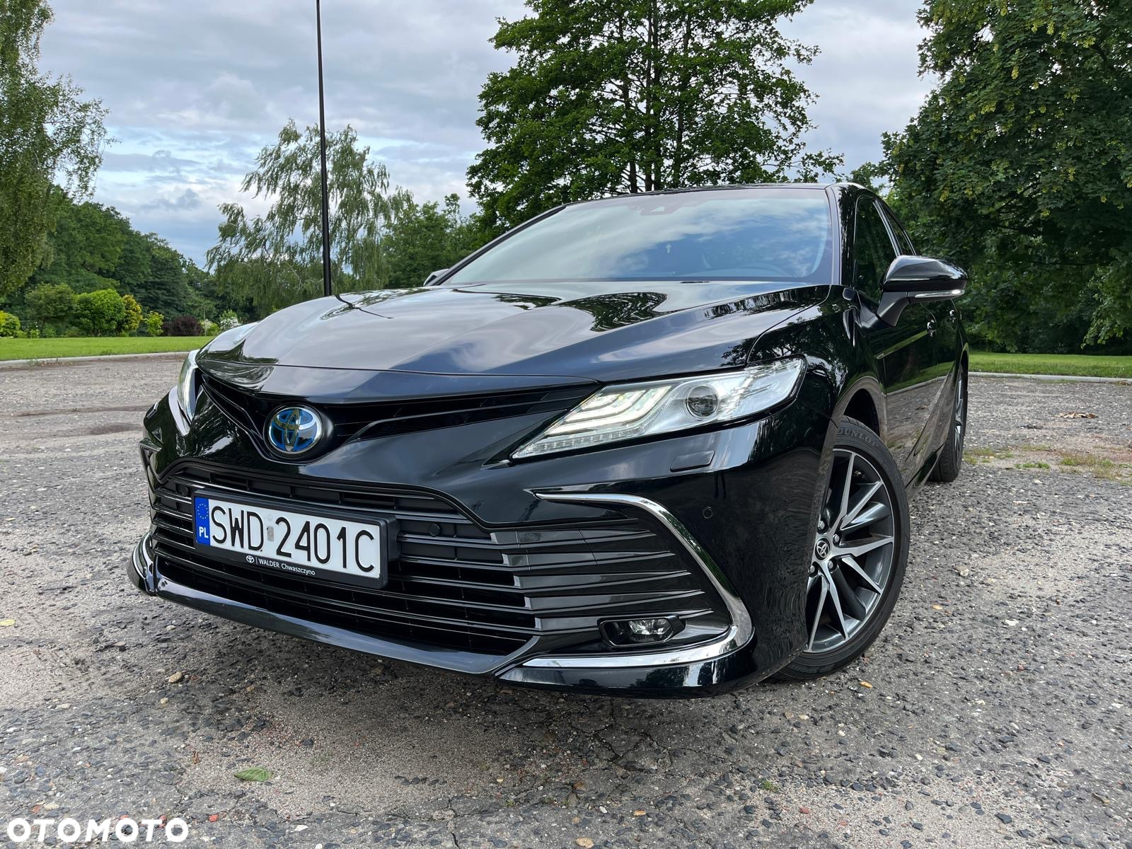 Toyota Camry 2.5 Hybrid Executive CVT - 2