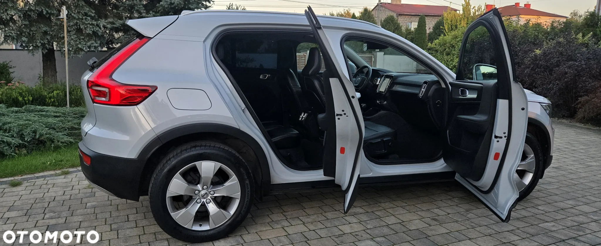 Volvo XC 40 D3 Momentum Pro - 11