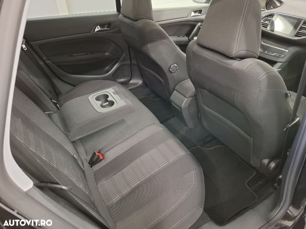 Peugeot 308 1.2 L PureTech Turbo Allure - 14