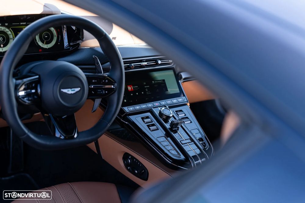 Aston Martin Vantage Coupe V8 - 8