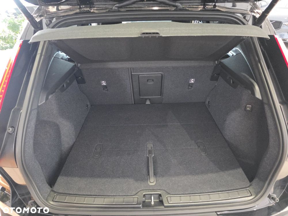 Volvo XC 40 - 24