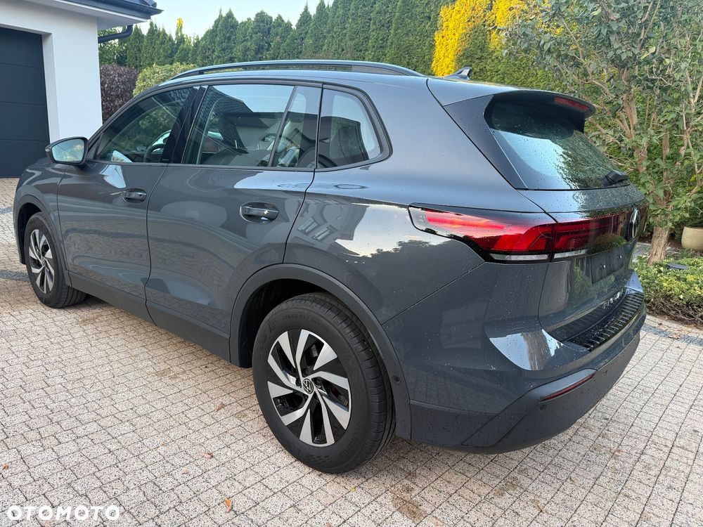 Volkswagen Tiguan - 24