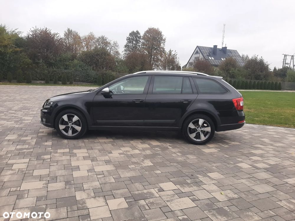 Skoda Octavia Combi 2.0 TDI 4x4 DSG Scout - 15