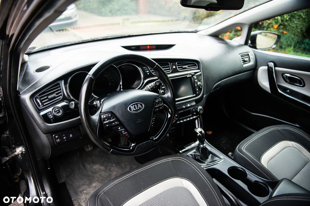 Kia Ceed 1.6 GDI Dream-Team Edition - 19